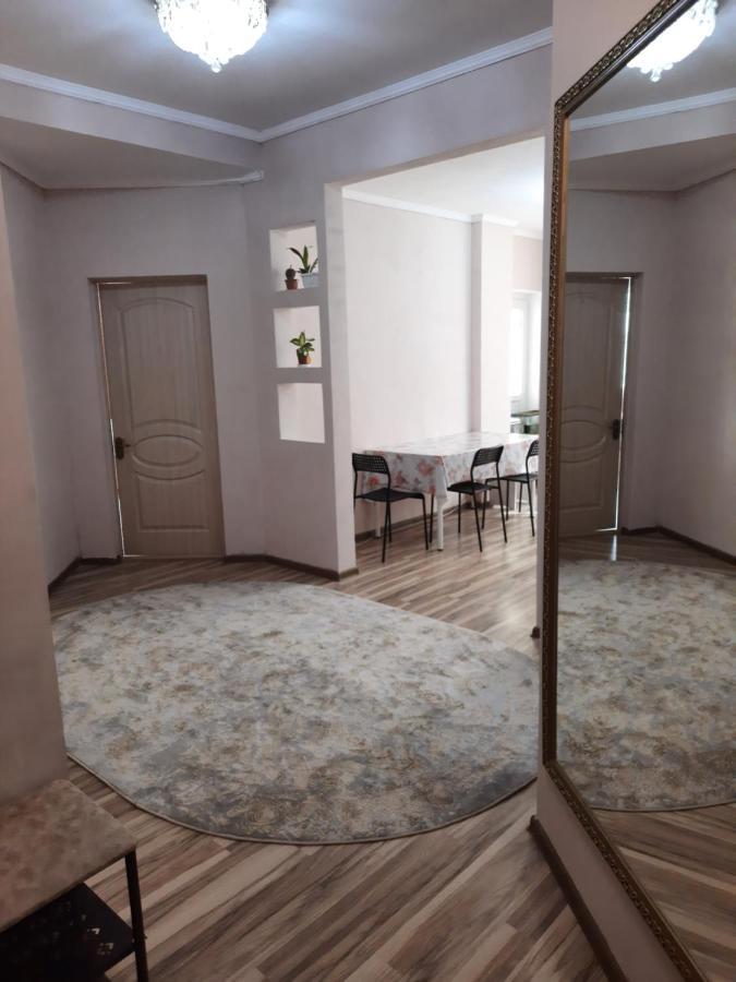 Diplomat Apartments Bisjkek Buitenkant foto