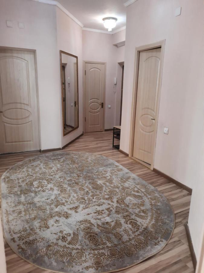 Diplomat Apartments Bisjkek Buitenkant foto
