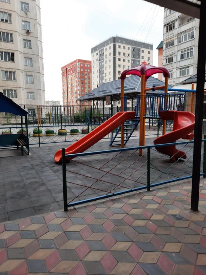 Diplomat Apartments Bisjkek Buitenkant foto