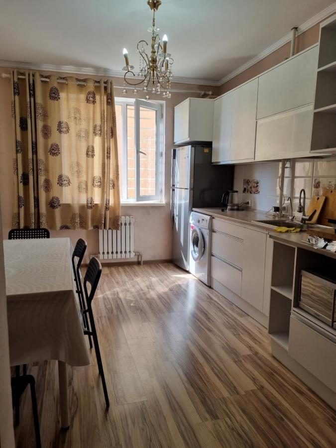 Diplomat Apartments Bisjkek Buitenkant foto